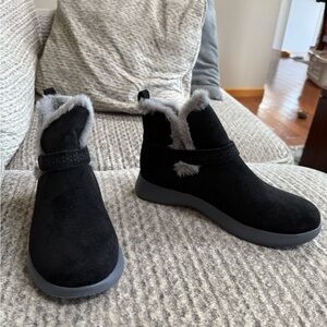 NWT Black Boots